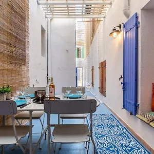 Appartement En - Coeur Piéton Historique Avec Patio Privatif, La Au Bout De La Rue !, La Ciotat